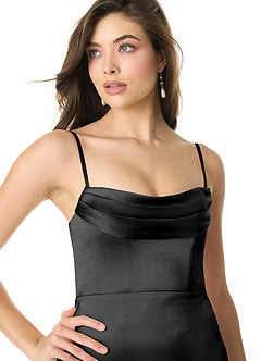 Azazie Liv Vestidos de damas de honor Vestido de Negro de Satén Metálico de Corte Recto Convertible con Vestidos sin tirantes image2