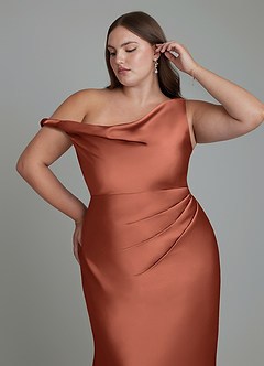 Azazie Emerson Jurken voor bruidsmeisjes Jurk van Stretch Satijn met Zeemeermin Off-shoulder Klei image7