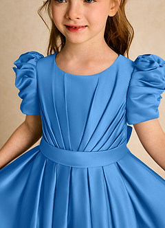Azazie Miriam Abiti da Ragazza di Fiori Abito Principessa in Raso Opaco Plissettato Blue Jay image8