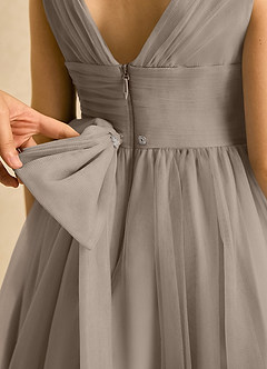 Azazie Macaron Robe Demoiselle D'honneur Fillette Robe Trapèze en Tulle Plissé Taupe image6