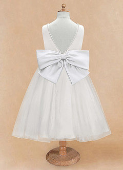 Azazie Seline Robe Demoiselle D'honneur Fillette Robe Trapèze en Tulle Arc Ivoire Blanc image7