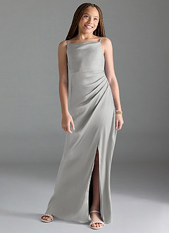 Azazie Leonis Junior Robe Trapèze en Satin extensible Plissée Argent image1