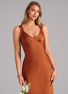 Azazie Kamila Robes de demoiselle d'honneur Robe Trapèze en Satin extensible Plissée Cannelle image7