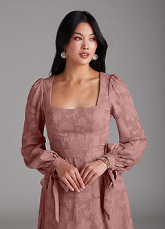 Azazie Leonia Robes de demoiselle d'honneur Robe Trapèze en Blumen-Burnout Manche longue Rose Poussiéreuse image6
