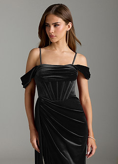 Azazie Amyra Robes de demoiselle d'honneur Robe Fourreau Convertible en velours Épaule décolletée Noir image3