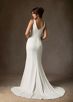 Azazie Daira Robes de mariée Robe Sirène en Crêpe Dos Satin Plis à l'encolure Blanc De Diamant image7
