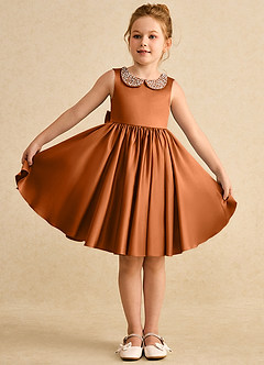 Azazie Chickpea Blumenmädchenkleider A-Linie Schleifen Matte Satin Kleid Kupfer image4