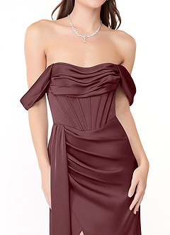Azazie Amyra Robes de demoiselle d'honneur Robe Fourreau Convertible en Satin extensible Épaule décolletée Sangria image9