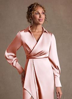 Azazie Jacinta Mère de la mariée Robes Robe Fourreau en Satin extensible Plissée Rose Pâle image5