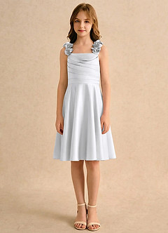Azazie Resa Girls Formal Vente finale Robe Trapèze en Mat Satiné Plissée Blanc image1