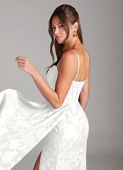 Azazie Denisa Robes de demoiselle d'honneur Robe Fourreau en Blumen-Burnout Plissée Blanc image5