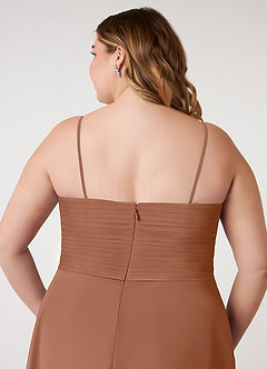 Azazie Arabella Allure Vestidos de damas de honor Vestido de Bronceador de Gasa de Corte en A Convertible con Escote de Corazón image19