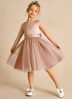 Azazie Tadpole Robe Demoiselle D'honneur Fillette Robe Trapèze en Mat Satiné Plissée Champagne Rosé image4