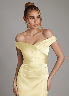 Azazie Teyana Jurken voor bruidsmeisjes Jurk van Stretch Satijn met Kolom Off the Shoulder Citroensorbet image2