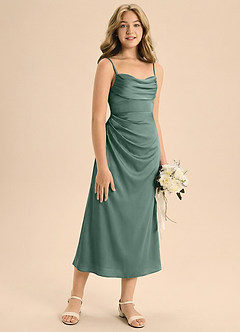 Azazie Mai Junior Robe Fourreau en Satin extensible Plissée Eucalyptus image5