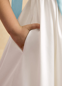 Azazie Stacie Blumenmädchenkleider A-Linie Schleifen Matte Satin Kleid Elfenbein Seeglas Blau image6
