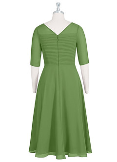 Azazie Naomi Abiti per la Madre della Sposa Abito A-Line in Chiffon Plissettato con Scollo a Barca Basilico image8