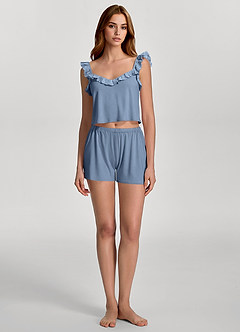 front Pyjamaset van zachte rayon met ruches, camisole en shortje.