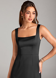 Azazie Flori Vestidos de damas de honor Vestido de Negro de Satén Elástico de Corte Recto con Corte Lateral image5