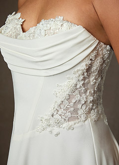 Azazie Ganelle Vestidos de novia Vestido de Diamante Blanco de Satén con cara trasera de crepé de Corte en A con Escote de Corazón image8