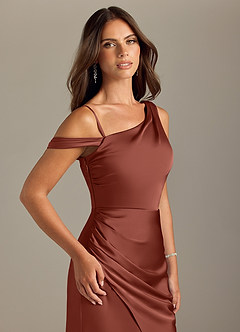 Azazie Madelyn Jurken voor bruidsmeisjes Converteerbaar Jurk van Stretch Satijn met Zeemeermin Off the Shoulder Kastanjebruin image6