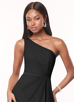 Azazie Liza Vestidos de damas de honor Vestido de Negro de Gasa de Corte Sirena con Hombro unilateral image5