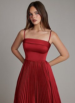 Azazie Mariana Robes de demoiselle d'honneur Robe Trapèze en Satin extensible Plissé Écarlate image2
