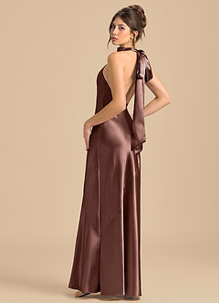 Azazie Velli Robes de demoiselle d'honneur Robe Fourreau en Satiné métallisé Col Haut Expresso image1