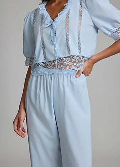front Pyjama-Set aus Lyocell-Baumwolle mit V-Ausschnitt, Spitzeneinsatz, kurzen Ärmeln und langer Hose