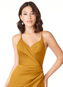 Azazie Geanna Vestidos de damas de honor Vestido de Caramelo de Satén Elástico de Corte Recto con Cuello en V Plisado image5