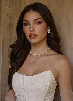 front Charming And Chic Gold Double Pearl Necklace