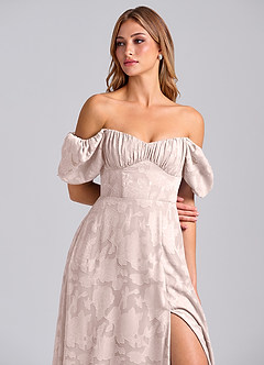 Azazie Mirian Robes de demoiselle d'honneur Robe Trapèze en Blumen-Burnout Encolure en Forme de Cœur Rose Pâle image2