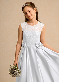 Azazie Candy Girl vestidos de niña de las flores Vestido de Blanco de Satin Mate de Princesa con Lazo image8