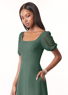 Azazie Alani Robes de demoiselle d'honneur Robe Trapèze en Mousseline de soie Encolure carrée Mousse De Mer image4