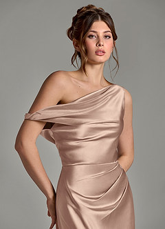 Azazie Emerson Jurken voor bruidsmeisjes Jurk van Metaalachtig Satijn met Zeemeermin Off-shoulder Taupe image13