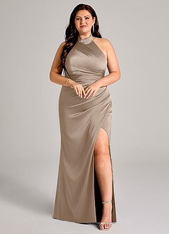 Azazie Jemma Robes de demoiselle d'honneur Robe Fourreau en Satin extensible Plissé Taupe image3