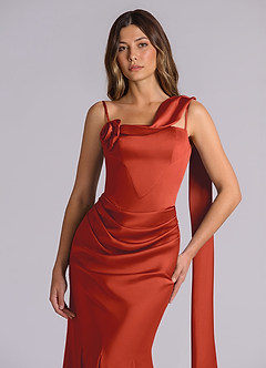 Azazie Inara Abiti da Damigella Abito Sirena in Raso Elasticizzato Plissettato Ruggine image7