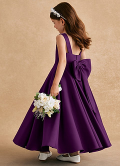 Azazie Honey Bear Blumenmädchenkleider A-Linie Plissee Matte Satin Kleid Traube image4