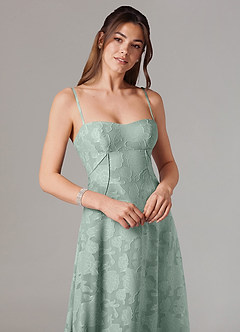 Azazie Valentine Robes de demoiselle d'honneur Robe Trapèze en Blumen-Burnout Décolleté en cœur Agave image2