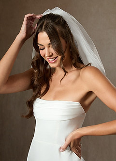 front Scattered Bow Shoulder Length Layered Veil