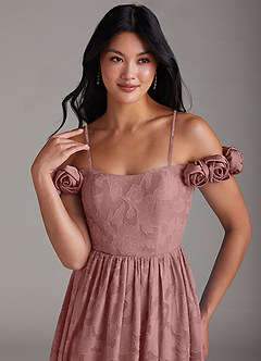 Azazie Autumn Vestidos de damas de honor Vestido de Rosa Polvorienta de Devorado Floral de Corte en A Convertible con Vestidos sin tirantes image2