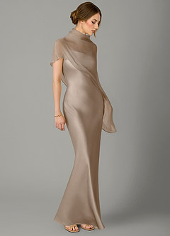 Azazie Jaleesa Robes de demoiselle d'honneur Robe Fourreau en Satin extensible Col haut Taupe image3
