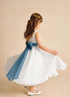 Azazie Margot Abiti da Ragazza di Fiori Abito A-Line in Chiffon Plissettato Avorio Bermuda image7
