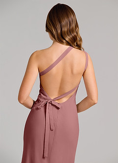 Azazie Monroe Robes de demoiselle d'honneur Robe Fourreau en Mousseline de soie Une épaule Rose Du Désert image6