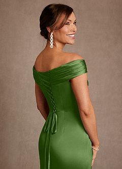 Azazie Bedford Mère de la mariée Robes Robe Fourreau en Satin extensible Plissé Basilic image6