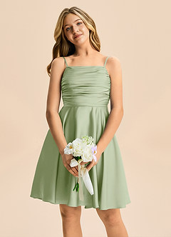 Azazie Miko Junior Vestido de Salvia Polvorienta de Satén Elástico de Corte en A con Plisado image6