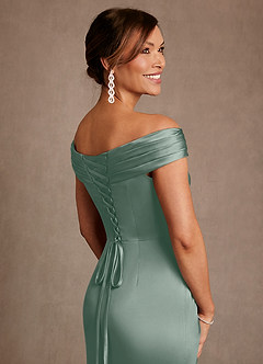 Azazie Bedford Mère de la mariée Robes Robe Fourreau en Satin extensible Plissé Sauge D'argent image6