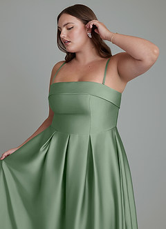 Azazie Lucienne Robes de demoiselle d'honneur Robe Trapèze Convertible en Satin extensible Bustier Matcha image14