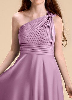 Azazie Charlize Junior Abito A-Line in Raso Elasticizzato Plissettato Glicine image7