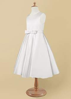 Azazie Coco Blumenmädchenkleider A-Linie Schleifen Matte Satin Kleid Weiß image7